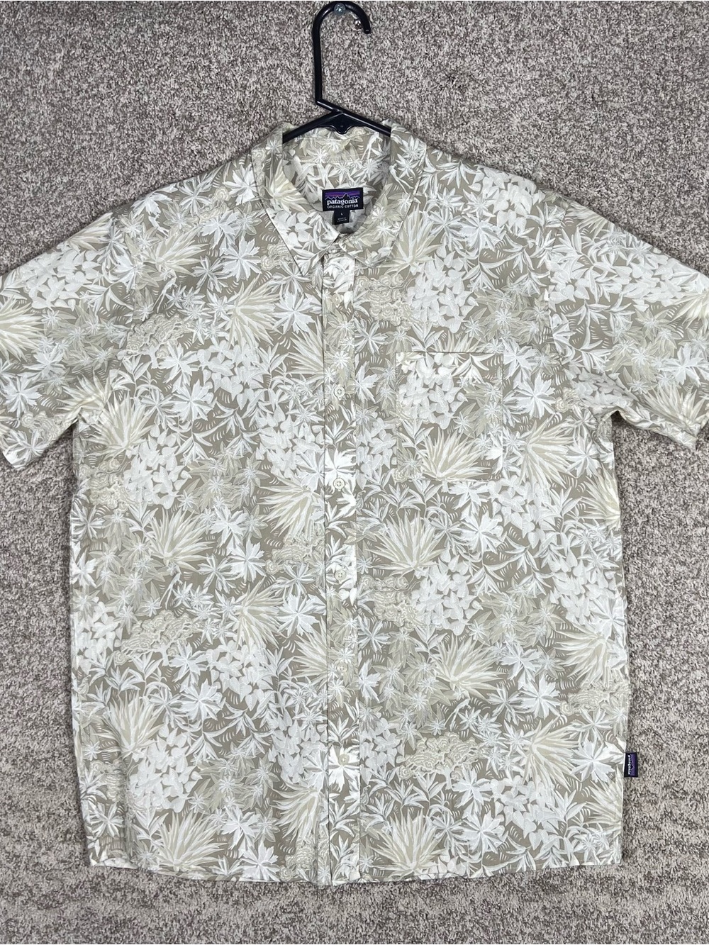 Patagonia Shirt Mens Large Beige Floral Short Sleeve Button Up Organic Cotton